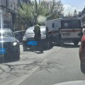 Udes i kod Seke poslastičare sanitet i vozilo