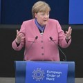 Fajnenšel tajms: Angela Merkel i Mario Dragi mogući pregovarači EU sa Putinom