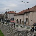 Šest mladića iz Crne Gore privedeni kod Prizrena jer su razvili zastavu Srbije