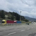 Iako je Republička direkcija za imovinu zabranila naplatu parkiranja teretnih vozila, "Komunalac" Dimitrovgrad i dalje…