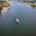 Dunav presušio u Budimpešti: 15 luksuznih brodova-hotela zaglavljeno! Hoće li turisti spavati na suvom?