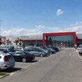 Stručnjaci savetuju da kada idete u prodavnicu uvek parkirate što dalje od ulaza: Može vam uticati na život