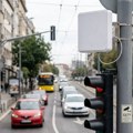Da li ste primetili bele kutije pored semafora? Većina vozača stiska kočnicu kad ih vidi, evo čemu stvarno služe