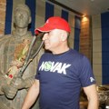 Srđan Đoković lansirao „novi narodnjački hit“ usred Njujorka