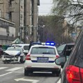 Policijski auto smrskan nasred ulice: Karambol u centru Beograda (foto)