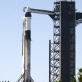 Isparenja iz rakete "SpaceX" izazvala svetleću spiralu na nebu