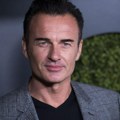Džulijan mekmahon bio oženjen planetarno popularnom pevačicom! Imali su vezu iz snova, ali je brak kratko trajao, za sve je…