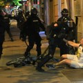 Ko sve nosi uniformu, hapsi i bije na ulicama: Strana oznaka na srpskom žandarmu izazvala polemiku na mrežama