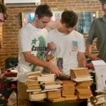 Odeća, knjige i veliko srce: Leskovac pokazao humanost kroz „Duks & Books“
