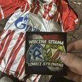Najveći neprijatelji huligana Leha gaze dres Zvezde: Poljaci provociraju Delije posle "sačekuše" s motkama