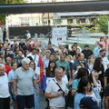 Na protestu u Leskovcu poručeno: Budućnost Srbije se ne peče na ražnju