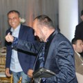 "Pola pevača je bilo s njom, za noć nam je davala 7.000 €": Pevač šokirao priznanjem sa kim je izgubio nevinost