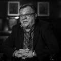 "Razdelio sam više od 100.000 maraka, a ja sam ostao željan..." Halid Bešlić za vreme rata u Bosni pokazao humanost i ljudskost…