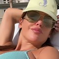 Marina Visković prvi put pokazala dečka milionera, a sad se skinula i baškari se za sve pare: U bikiniju sevaju obline, sve…