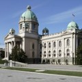 Novčane kazne poslanicima Siniši Nikoliću i Milošu Parandiloviću zbog remećenja reda