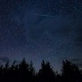 Uživanje u kiši meteora na vidikovcu Koritnjak u organizaciji niškog planinarskog društva