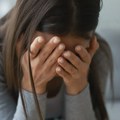 Tinejdžerka dobila prvi posao i roni gorke suze u videu koji je pokrenuo lavinu na mrežama: "Ne želim da radim do kraja života"…