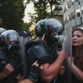 (VIDEO) Sto dana protesta u Albaniji: Sukob sa policijom ispred Skupštine zbog luksuznog projekta