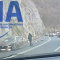 Žestok sudar dva vozila kod Užica: Policija reguliše saobraćaj na toj deonici (FOTO)(VIDEO)