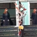 (Video) Ganuta gestom učenika zaplakala Dirljiv momenat u Selenči, srca na sve strane- Radila dve godine kao zamena, dobila…