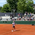Đoković imao "specijalnog" sparing partnera pred Mutea FOTO