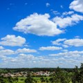 Proleće nad Srbijom u punom sjaju Danas sunčano sa temperaturom do 27 stepeni i, sve bi bilo dobro da nije ove pojave