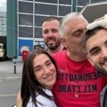 Čeda Jovanović uplakan zbog sina, Mihajlo napušta porodični dom: Čvrsto ga grli i ljubi u glavu