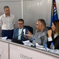 Jedinstvo samo na fotografiji: Opozicija nije izglasala smenu – Pavlović ostaje gradonačelnik, jedan opozicioni odbornik…
