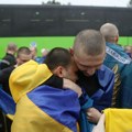 Rusija i Ukrajina razmenile ratne zarobljenike: Emotivne scene sa lica mesta, oglasio se Zelenski! (foto/video)