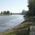Reka Ibar i ovog leta bila je puna kupača, ali ipak problem su – divlje plaže i kvalitet vode