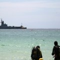 Ovo nije trajekt, ovo je ratni brod! Kina aktivirala "mornaricu iz senke" za invaziju: Sateliti snimili kako turistička…