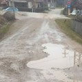 Umesto asfalta – krateri i blato u Goločelskoj ulici: OGLASILA SE Gradska uprava, ima li kraja AGONIJI?