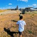 Ministarstvo prijavilo jutjubere iz Austrije zbog ulaska u kompleks vojnog aerodroma kod Beograda