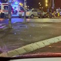 Teška saobraćajka na Novom Beogradu: Dva automobila se čeono sudarila (foto)