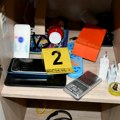 Uhapšen diler iz Beograda: Policija mu u stanu pronašla 900 grama amfetamina i vagicu za merenje (foto)