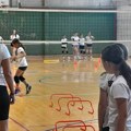 Prva donacija za VolejBor tim: Ziđin Koper obezbedio rekvizite za najmlađe odbojkaše
