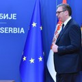 Vučić: Molim vas ne rušite Srbiju, ne možete da je pobedite