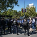 Policija blokirala studente i građane da priđu vojnoj paradi