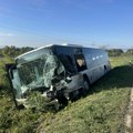 Muškarac poginuo, dve osobe teško povređene: Detalji sudara autobusa i automobila na putu Čačak-Kraljevo