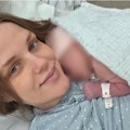 Porodila se Lejla Hot! Na svet donela devojčicu pa se oglasila iz porodilišta (foto)