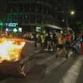 Puštena "žena u crvenom" koja je u ponedeljak privedena u Nišu i dovedena u Beograd, Rajić ukazuje na nepravinosti u saslušanju…
