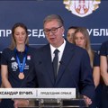 Terzić kaže da su odbojkašice kod Vučića gledale u pod iz straha