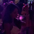 Đina Džinović se vratila kod Harisa u Beograd, pa sinoć napravila haos u klubu: Evo s kim je uhvaćena
