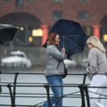 Dve osobe poginule u oluji u Britaniji, izdato novo upozorenje na jak vetar