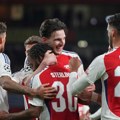 Arsenal lagano do četvrtfinala, Aston vila ponovo piše istoriju