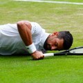 Uh, Srbija se ovde uhvatila za glavu: Pogledajte kako je Novak Đoković pao na Vimbldonu...