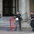 Zborovi održavaju protest ispred Skupštine grada, policija najavila da će snimati okupljanje građana