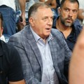Da li biste prepoznali bivšeg igrača Zvezde? Stigao u Arenu u društvu Milorada Dodika, bio junior Partizana