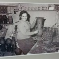 Jedina žena grnčar sa zvanjem zanatskog majstora u Rasinskom okrugu Predstavljena poklon zbirka keramike Zorice Stojanović u…