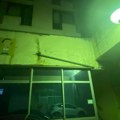 Uputili smo se ka domu Halida Bešlića na Ciglani: Na ulazu zgrade stoji njegova umrlica, a tu živi i on